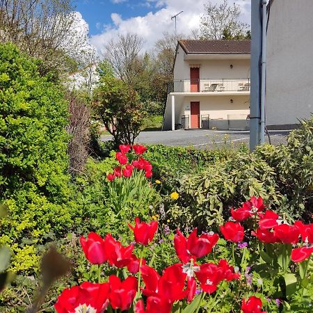 Hotel Montespan Lussac-les-Châteaux Zewnętrze zdjęcie