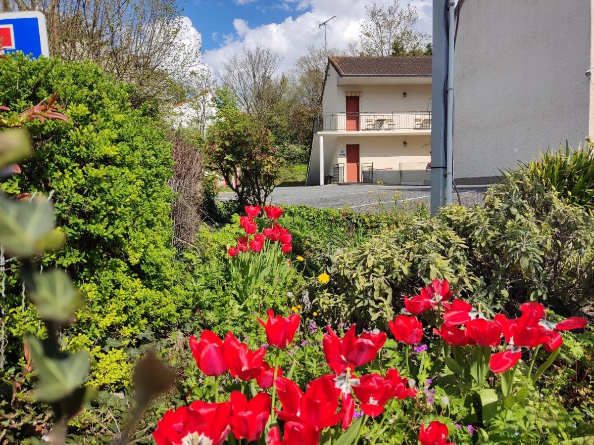 Hotel Montespan Lussac-les-Châteaux Zewnętrze zdjęcie
