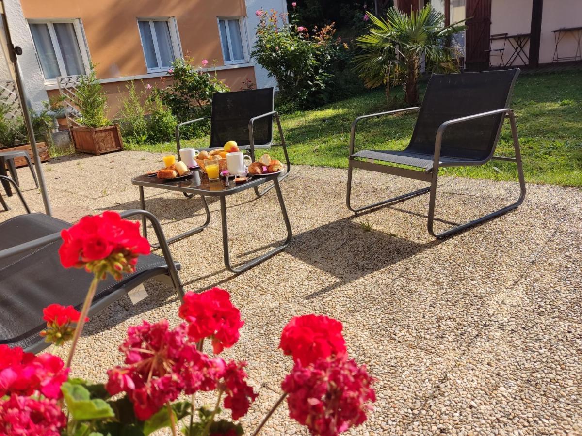 Hotel Montespan Lussac-les-Châteaux Zewnętrze zdjęcie