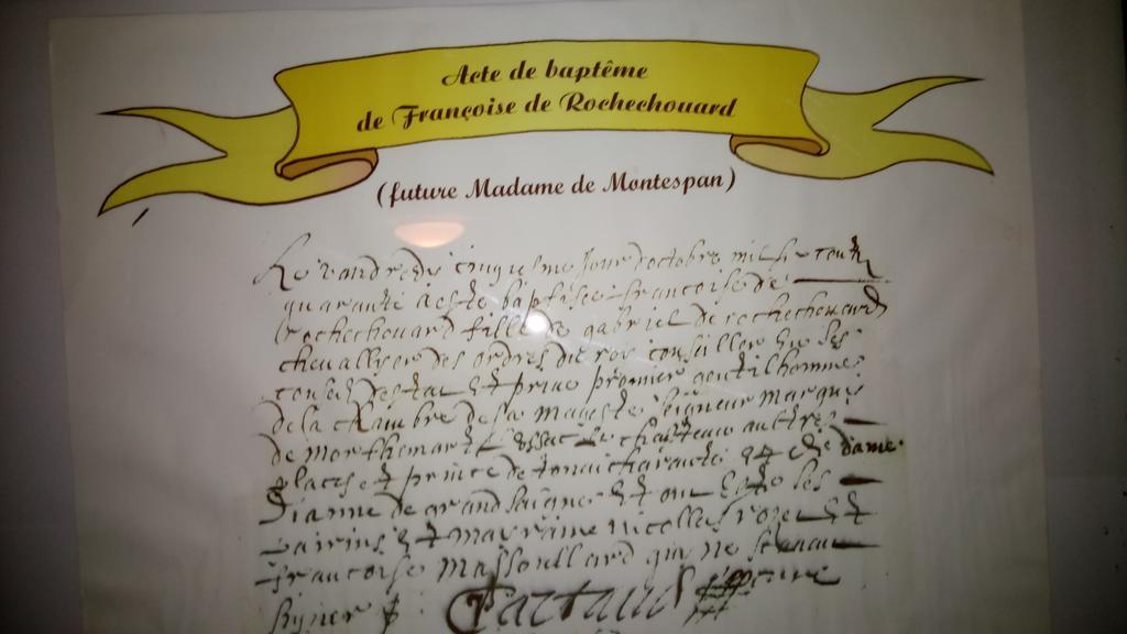 Hotel Montespan Lussac-les-Châteaux Zewnętrze zdjęcie