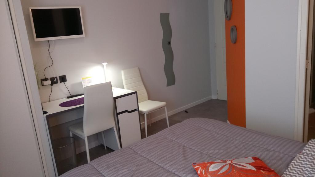 Hotel Montespan Lussac-les-Châteaux Zewnętrze zdjęcie